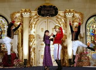 小芝風花、“くるみ割り人形”に扮したガリットチュウ福島とダンス披露