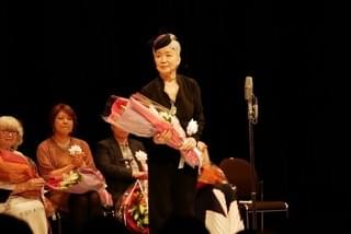 第42回山路ふみ子映画賞 大林宣彦監督が妻・恭子氏を祝福