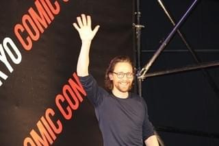 【東京コミコン2018】トム・ヒドルストン、ロキは「もう悪役じゃない」 スタン・リーの意思受け継ぎファンに感謝