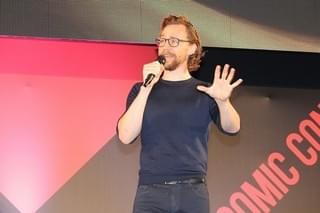 【東京コミコン2018】トム・ヒドルストン、ロキは「もう悪役じゃない」 スタン・リーの意思受け継ぎファンに感謝