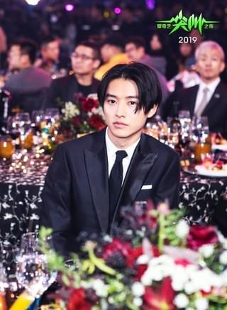 山崎賢人、アジアベスト俳優賞受賞！ 日本人初の快挙に「もっともっと頑張ります」