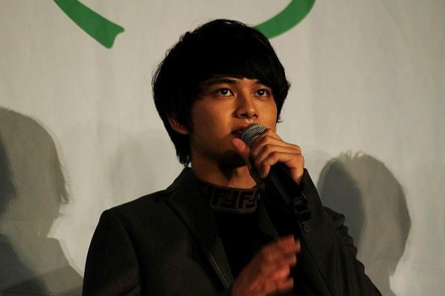 北村匠海、磯村勇斗らバスケ部イケメン4人組、お風呂でもラーメン屋でも自然と“定位置”に