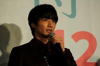 北村匠海、磯村勇斗らバスケ部イケメン4人組、お風呂でもラーメン屋でも自然と“定位置”に