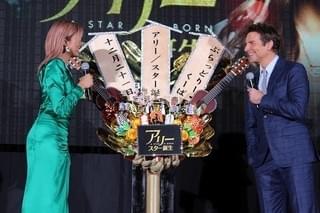 「アリー」B・クーパーの“神対応”＆ガガの“サプライズ”にファン1000人熱狂！