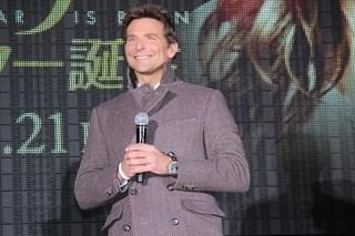 「アリー」B・クーパーの“神対応”＆ガガの“サプライズ”にファン1000人熱狂！