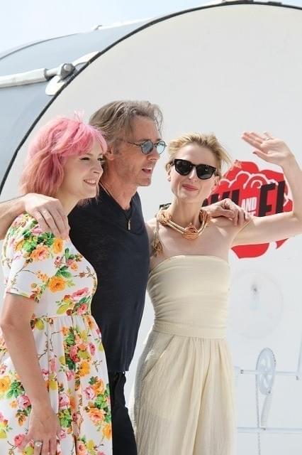 メイミー・ガマー(写真右)