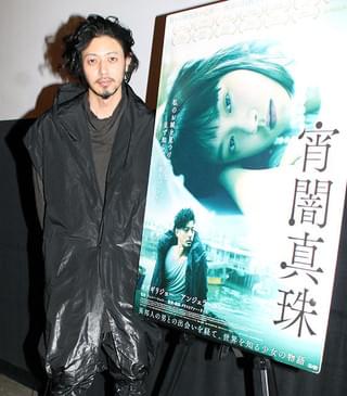 オダギリジョー、C・ドイルとの「宵闇真珠」に刺激「軽いノリが実現していく」