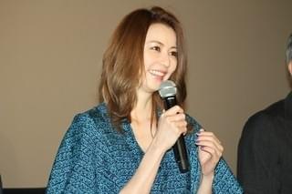 井浦新がまさかの挑発!? 同人物を演じたディーン・フジオカ＆吉沢亮が熱い抱擁