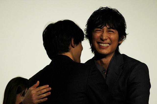 がっつりハグを交わした「チーム馬場純」