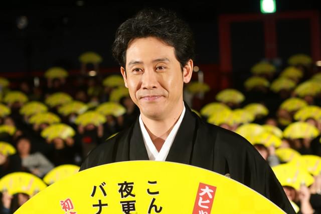 舞台挨拶に立った大泉洋