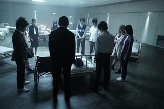 前代未聞！“死体役”の生実演が実施 「十二人の死にたい子どもたち」にモデル・とまん出演