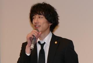 弁護士演じる坂口健太郎、法学部学生の“好反応”に安どの表情