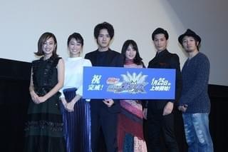 “仮面ライダークローズ”赤楚衛二、女優陣に裸をいじられタジタジ!?