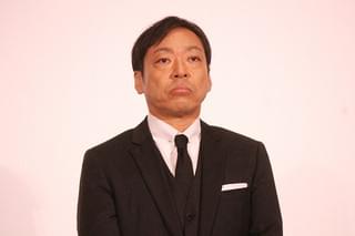 野村萬斎＆香川照之、まさかの“チュー”!? 「七つの会議」で激しい口論の応酬