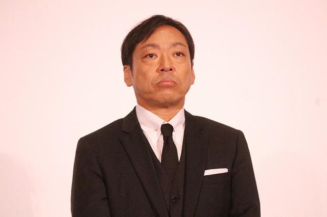 野村萬斎＆香川照之、まさかの“チュー”!? 「七つの会議」で激しい口論の応酬