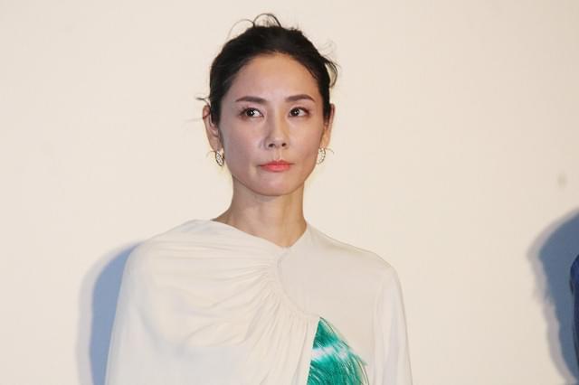 野村萬斎＆香川照之、まさかの“チュー”!? 「七つの会議」で激しい口論の応酬