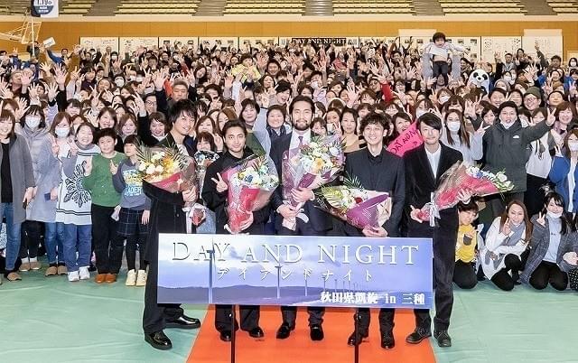齊藤工「デイアンドナイト」舞台挨拶にサプライズ登場！プロデューサー山田孝之の手腕を絶賛