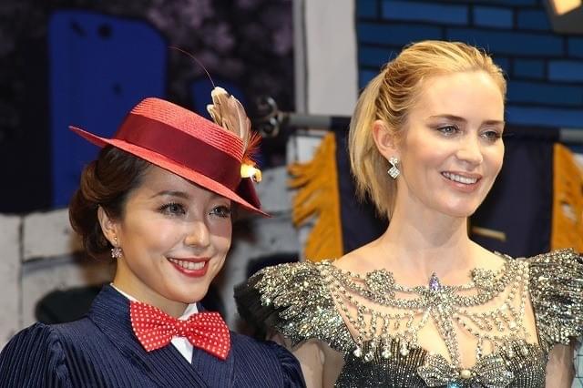 エミリー・ブラント初来日 「日本酒を飲めば空を飛べるわ」とお茶目に宣言！