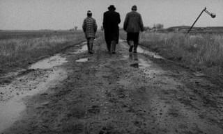 伝説の7時間18分――タル・ベーラの傑作「サタンタンゴ」初の劇場公開決定！