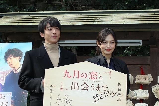 初共演の高橋一生＆川口春奈、互いの印象は「チャーミングでコミカル」「優しいお兄さん」