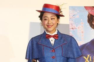 浅田真央、メリー・ポピンズの衣装で登場！ 悩んだ時期救ってくれた作品に感謝