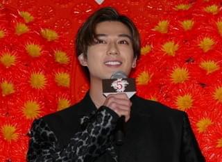 新田真剣佑、インフルから復帰…も今度は堤幸彦監督がインフルに