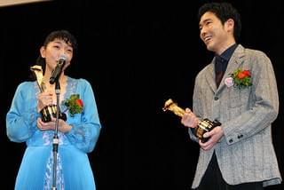 安藤サクラ、柄本佑との夫婦W受賞に歓喜「こんなお祭り騒ぎもうない」