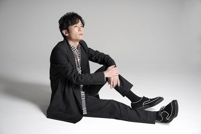 無骨な炭焼き職人の主人公を演じた稲垣吾郎