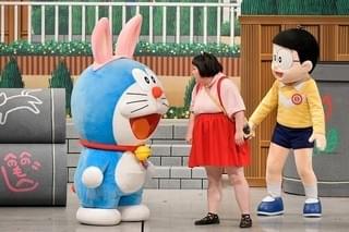 ドラえもん＆のび太、グーでどつかれる 吉本新喜劇にサプライズ出演で笑いの洗礼