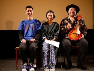 「モンパチ」キヨサク＆満島ひかり、沖縄出身の仲村颯悟監督の大学卒業を祝福