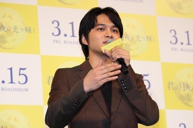北村匠海、待ち合わせ前に“ひとり観覧車”「結局、遅刻した」