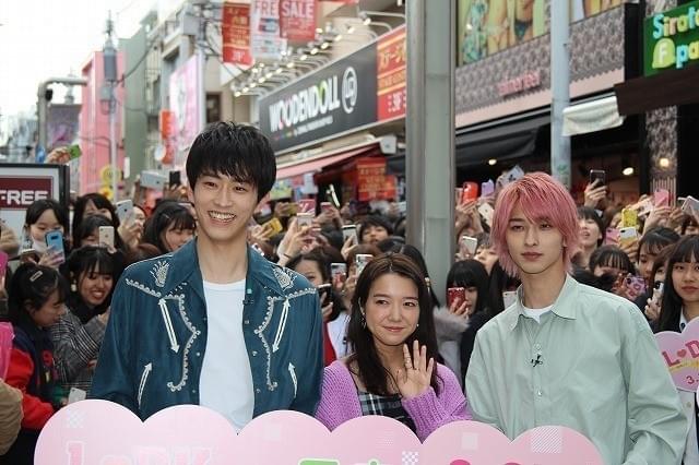 横浜流星、スカウトされた“原点の場所”竹下通りに凱旋！ サプライズ登場で大混乱に