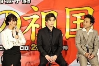 日系二世を演じたムロツヨシの英語が、多部未華子のツボに!? 新田真剣佑からの指導も