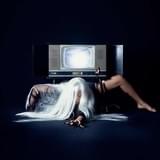 “逆貞子”に扮したアヴちゃん