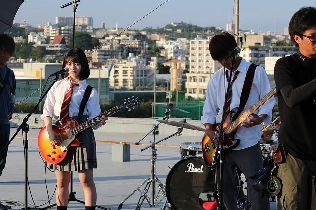 「小さな恋のうた」佐野勇斗らが沖縄で響かせた“やさしい歌”に体感温度急上昇！