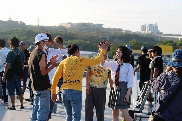 「小さな恋のうた」佐野勇斗らが沖縄で響かせた“やさしい歌”に体感温度急上昇！