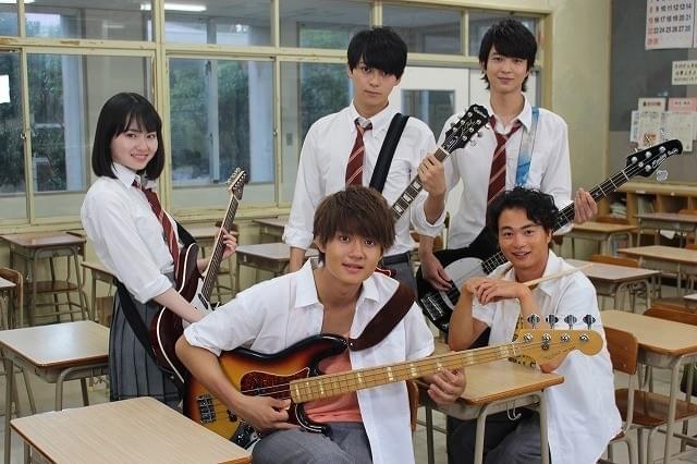 「小さな恋のうた」佐野勇斗らが沖縄で響かせた“やさしい歌”に体感温度急上昇！