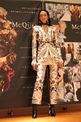 冨永愛、アレキサンダー・マックイーンの思い出語る「ファッションはマジック」