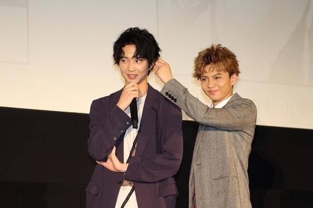佐藤大樹＆鈴木仁が生実演！胸キュン仕草“つまくる”とは？
