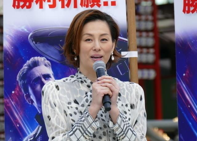 米倉涼子＆加藤浩次、“必勝のパワースポット”神田明神で「アベンジャーズ」ヒット祈願