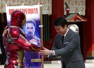 米倉涼子＆加藤浩次、“必勝のパワースポット”神田明神で「アベンジャーズ」ヒット祈願