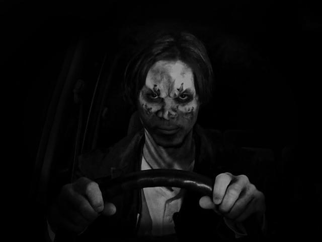 この男は何者か？