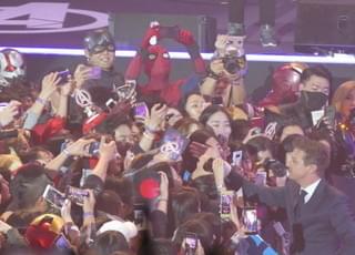 ブリー・ラーソン、感極まる「アベンジャーズ」訪韓にファン4000人が熱狂！