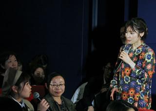 松岡茉優、制服姿の観客に興味津々「バースデー・ワンダーランド」をオススメ