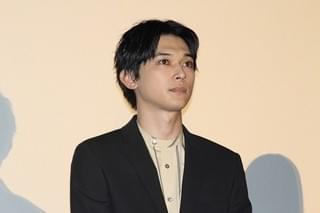 山崎賢人、吉沢亮と熱い抱擁！ 「役を生きていきたい」と続編への願いをこめる