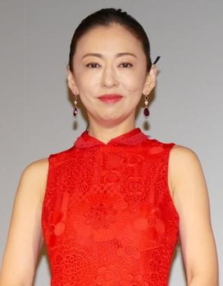 松雪泰子、シソンヌじろうのYouTubeで役作り 人気キャラ“川嶋佳子”を演じる