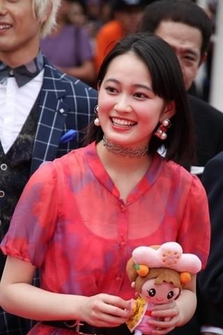 沖縄国際映画祭レッドカーペットは美の競演 松雪泰子、松本穂香、松井玲奈らに歓声