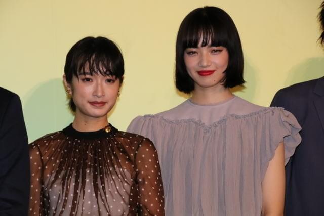 小松菜奈＆門脇麦、渋谷のカラオケボックスでギターの共同練習