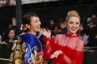 新宿歌舞伎町に“稲妻”イエローカーペット登場！「名探偵ピカチュウ」ワールドプレミア