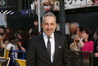 新宿歌舞伎町に“稲妻”イエローカーペット登場！「名探偵ピカチュウ」ワールドプレミア